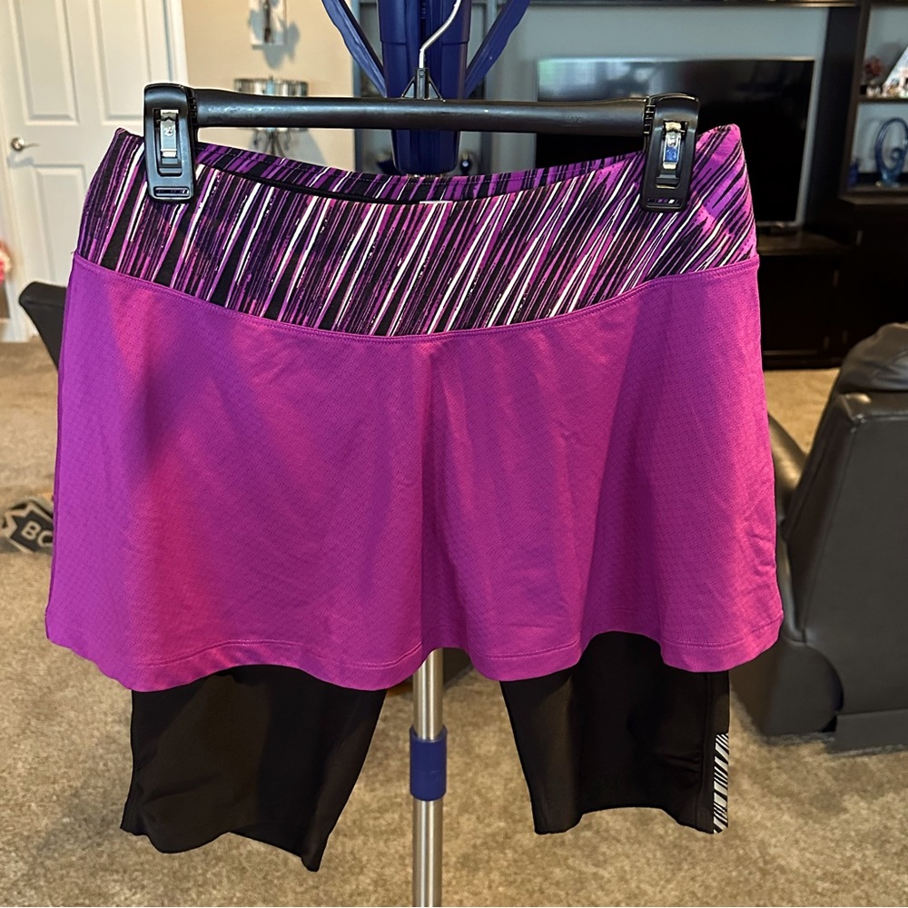 Lucy workout yoga leisure athletic legging shorts skirt. Size Small